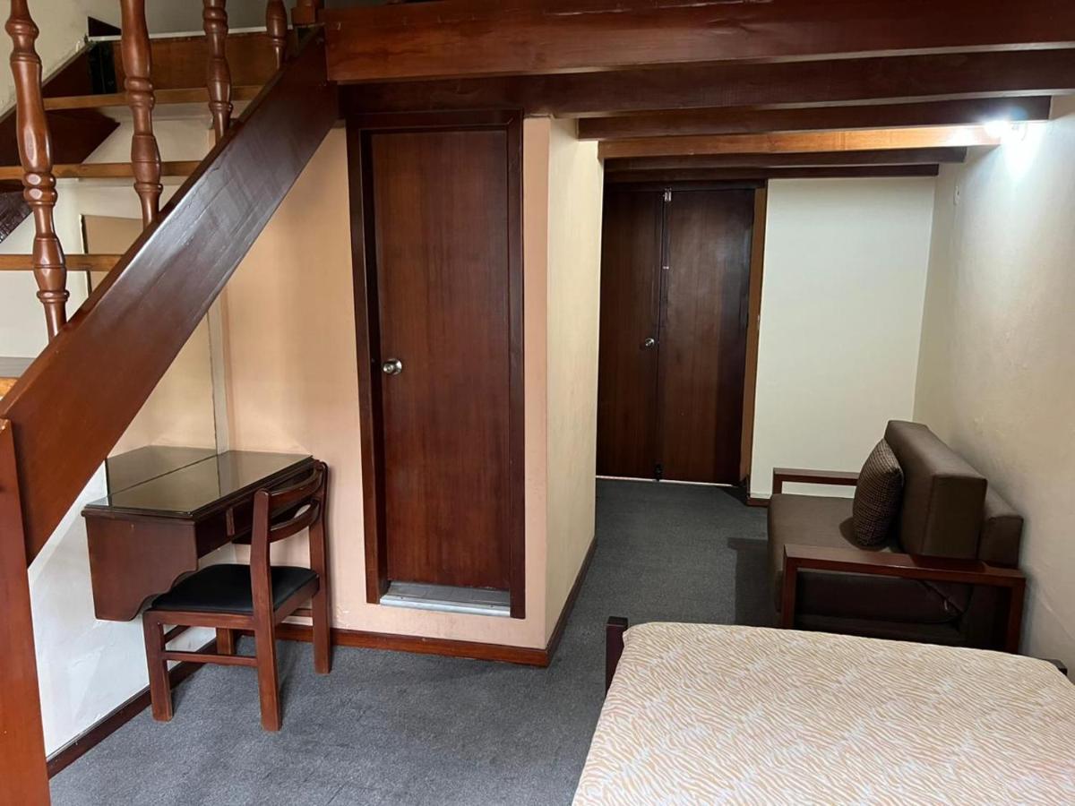 Hostal Victoria 키토 외부 사진