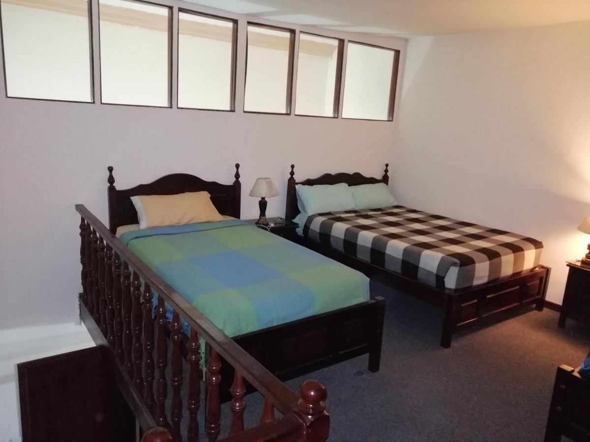 Hostal Victoria 키토 외부 사진