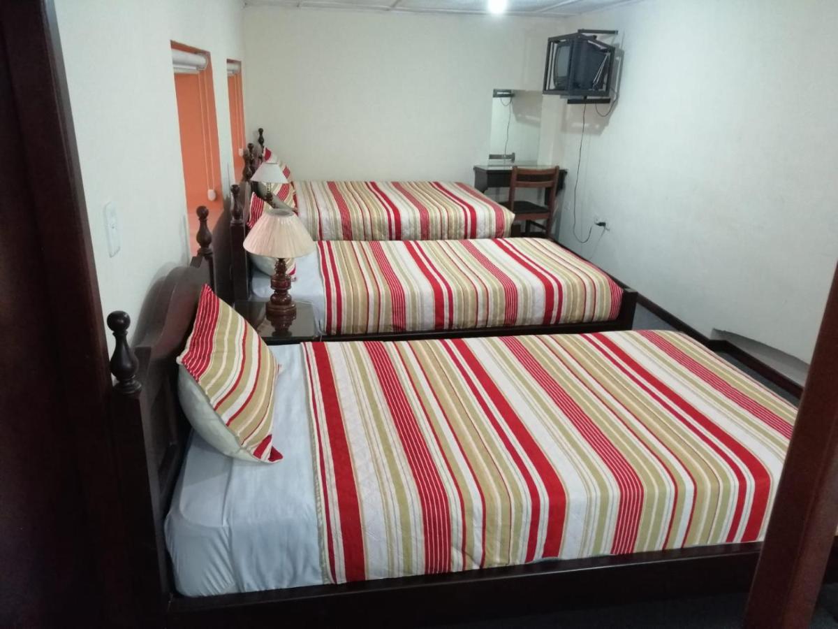 Hostal Victoria 키토 외부 사진