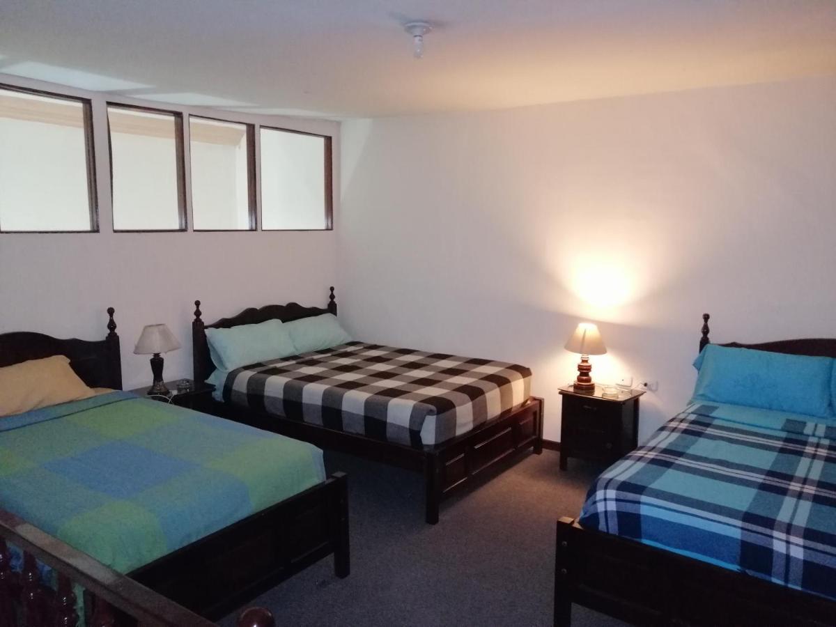 Hostal Victoria 키토 외부 사진