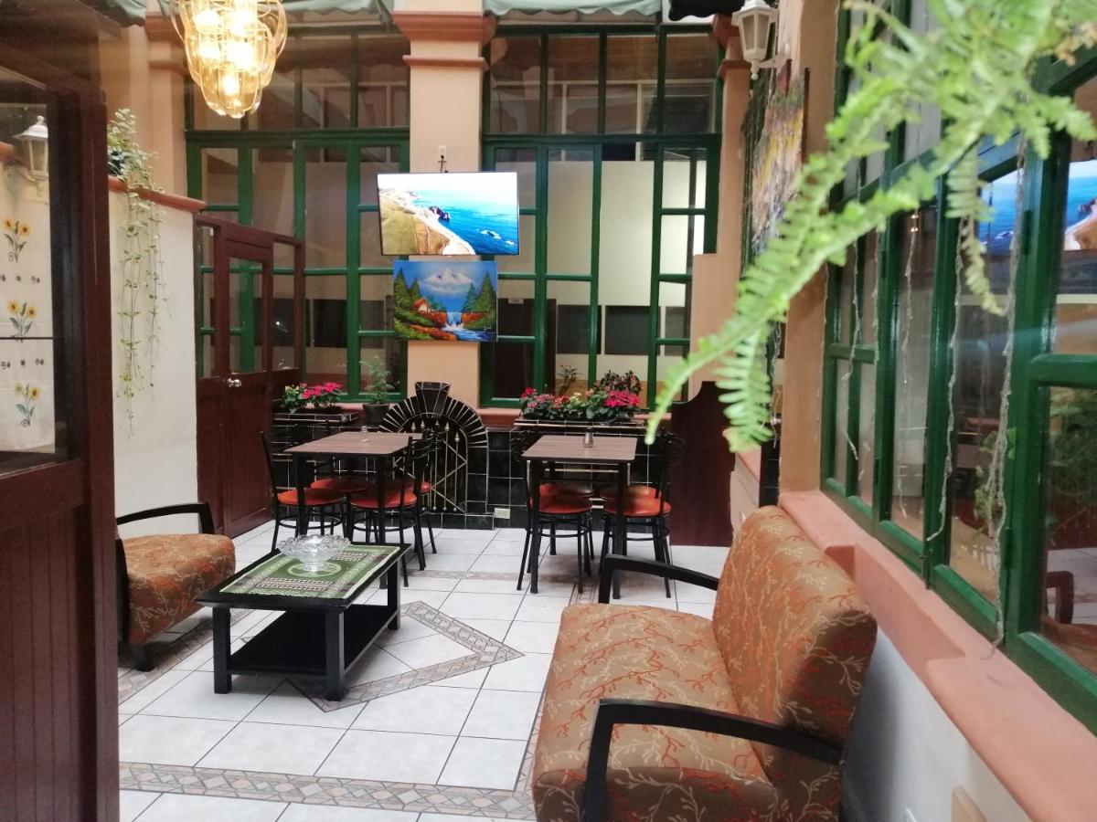 Hostal Victoria 키토 외부 사진