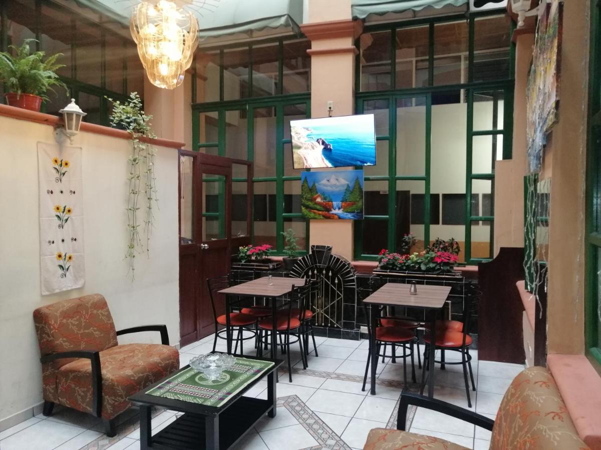 Hostal Victoria 키토 외부 사진