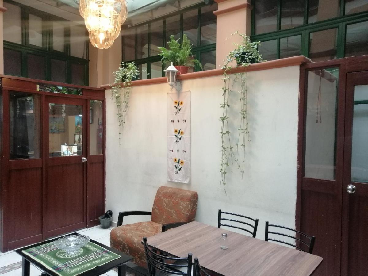 Hostal Victoria 키토 외부 사진