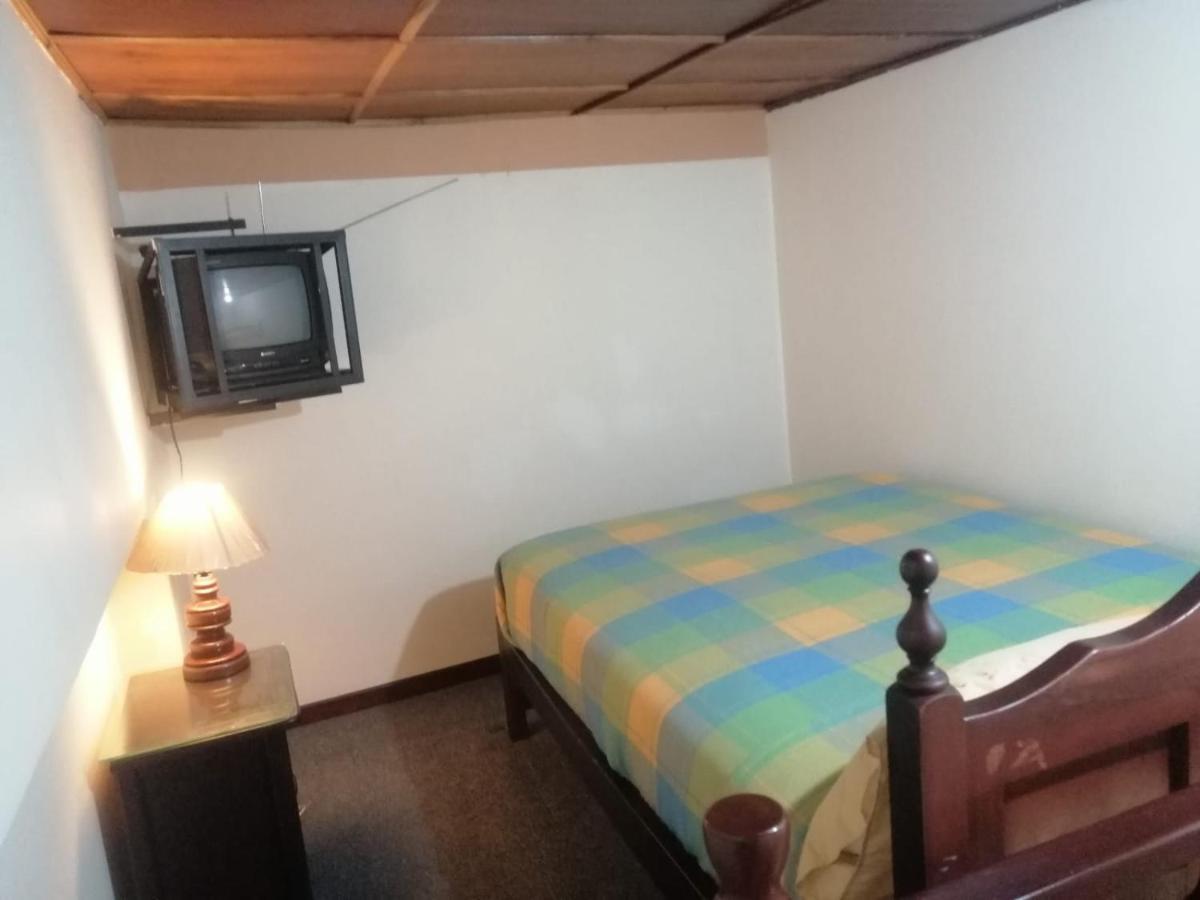 Hostal Victoria 키토 외부 사진